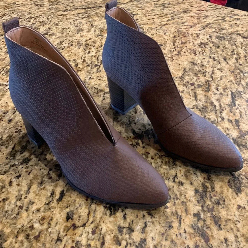 Journey + Crew heeled ankle boots, brown, size 11, NWT |  offer in description